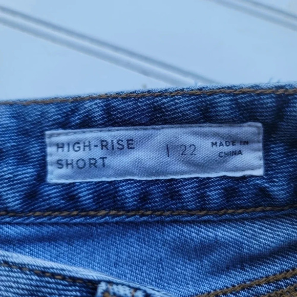 Bullhead Denim Co. Women's Size 1/ 22 Blue High Rise Jeans Shorts Distressed - Picture 5 of 10